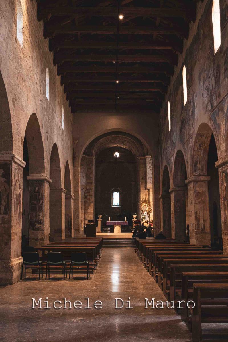 Interno santuario di Anglona, Tursi