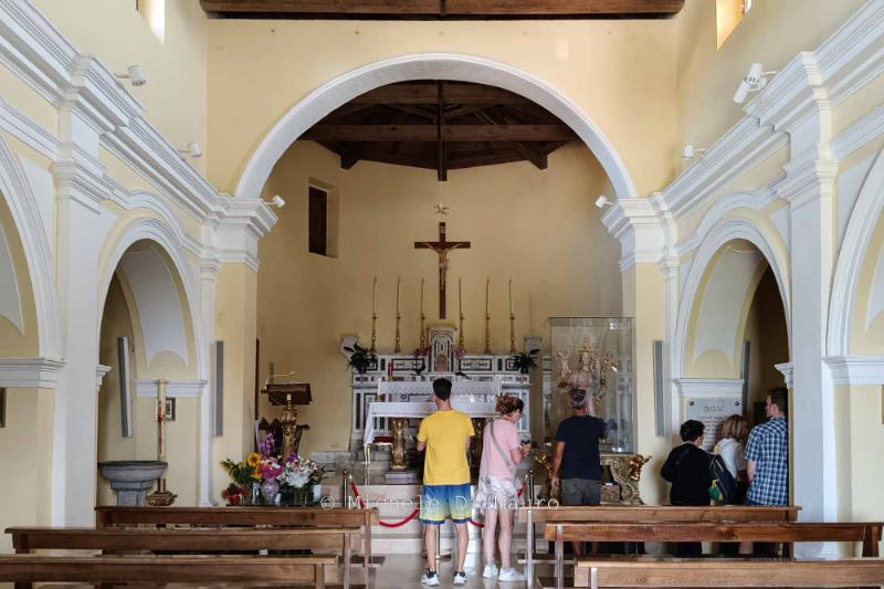 Interno del Santuario Madonna del Pollino